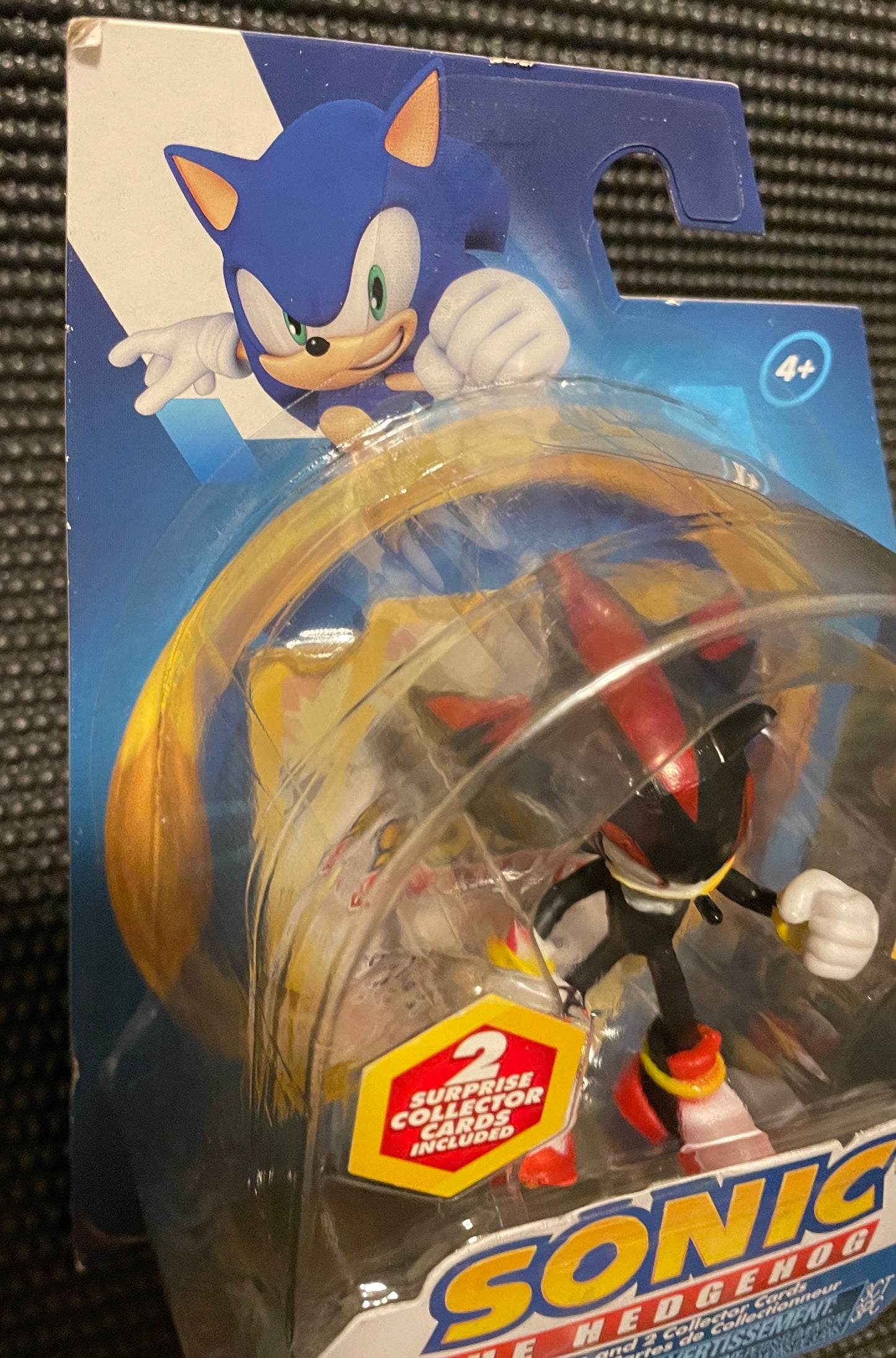 Sonic the Hedgehog Shadow 2.5” Action Figure with 2 Surprise Collector Cards